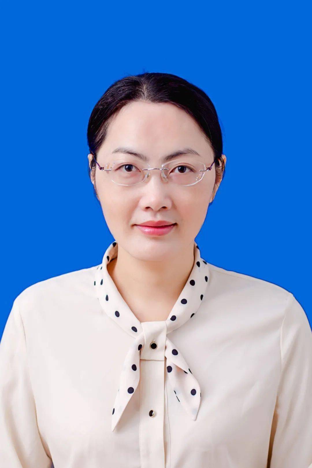 别:敬业奉献徐友萍,女,1978年8月出生,建湖县实验小学森达校区教导处