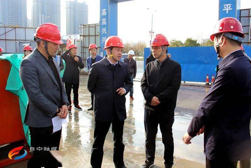 县召开建筑业发展座谈会