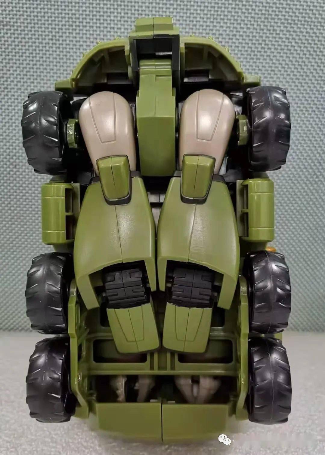 【评玩具】子小天:粑粑总测评《变形金刚 08动画l级隔板,诚意满满的