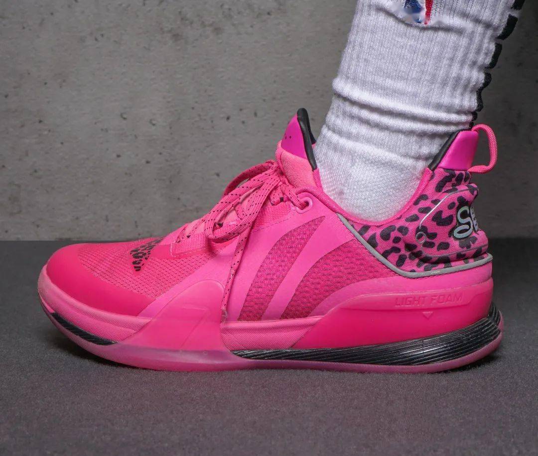 闪击7实战测评:颜值不够,实力来凑!