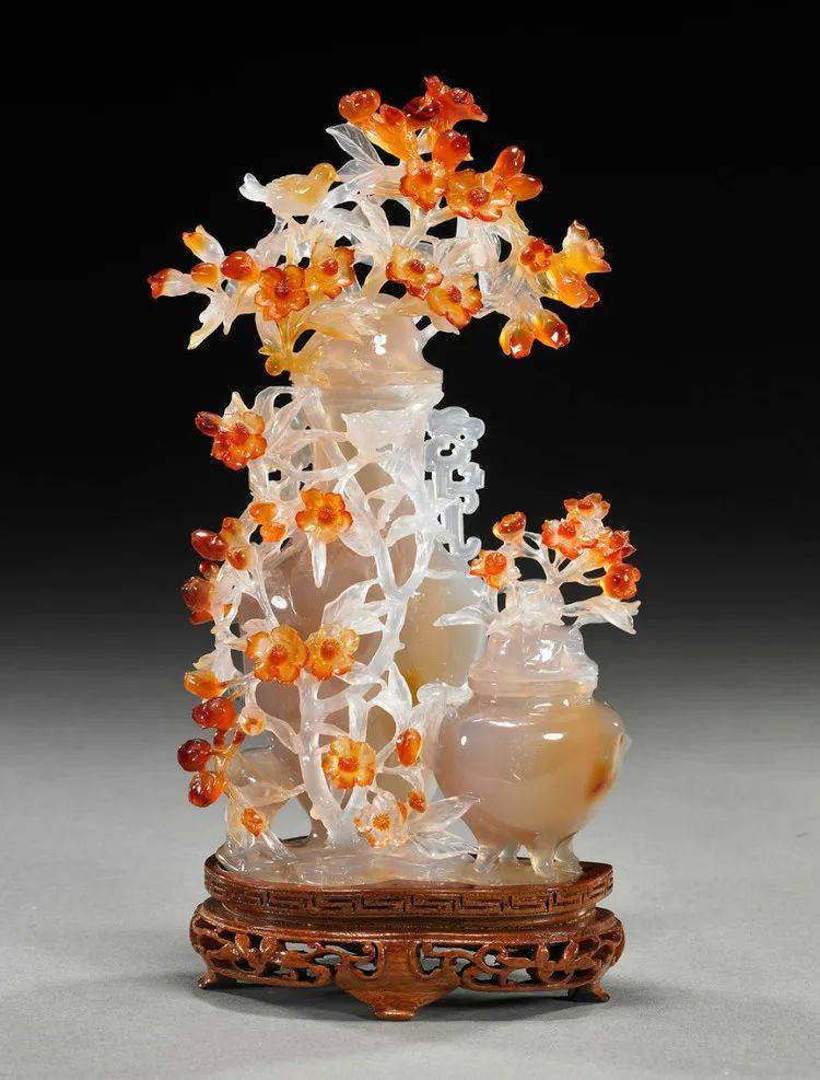 精美玉雕巧夺天工