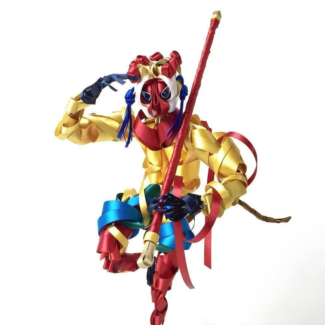 一根丝带折出孙悟空!他花6年让丝带72变,火爆日本!