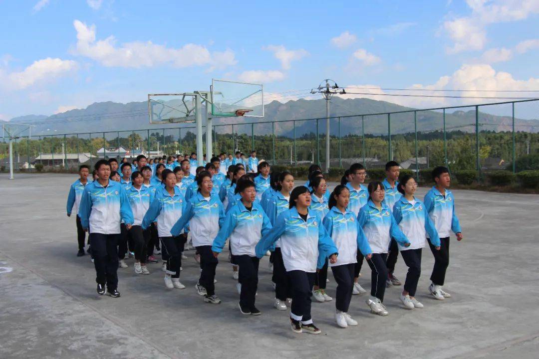 队列队形展风采广播体操强素质固东中学成功举行队列队形广播体操比赛