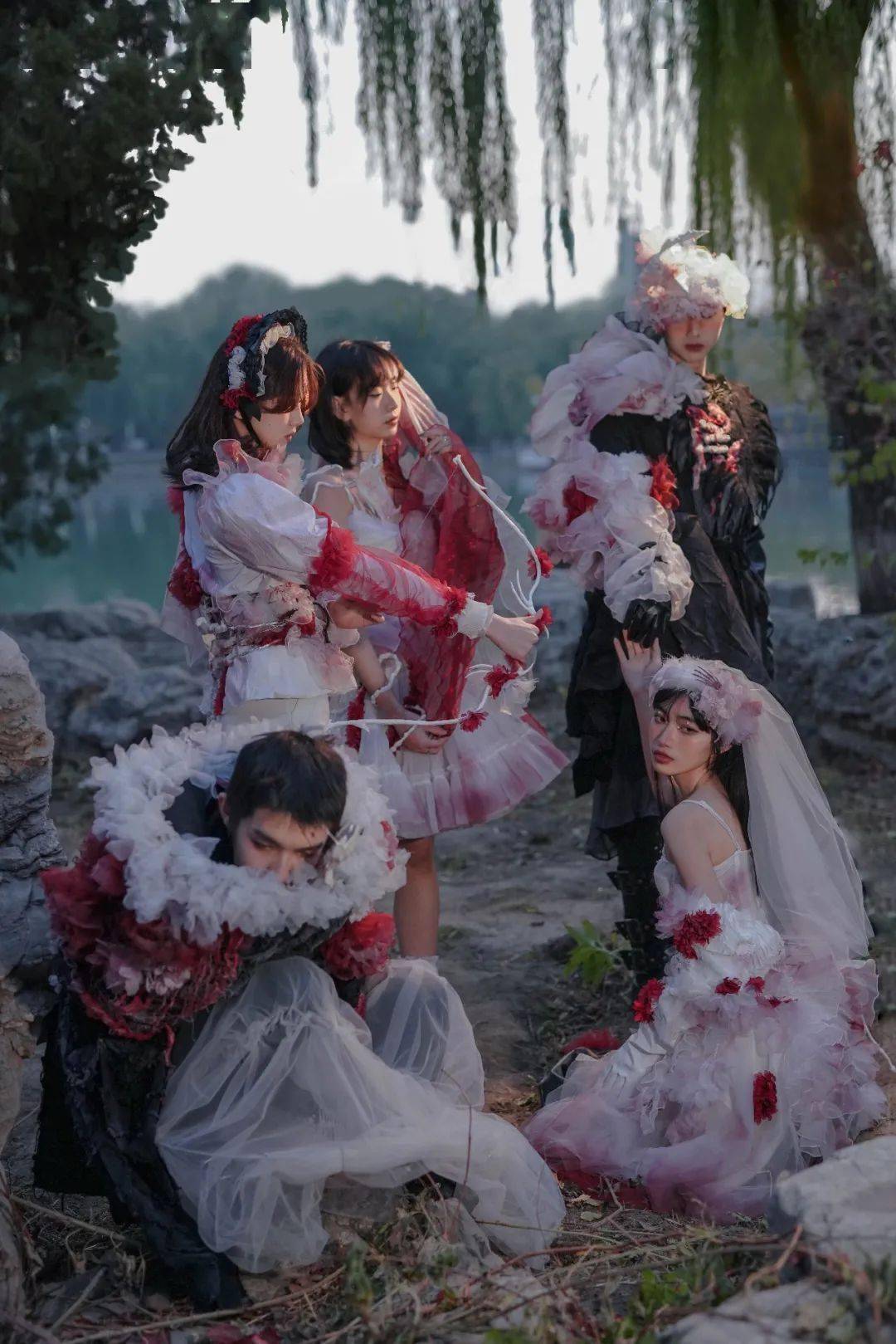 查看更多铜奖:《朝圣者》设计师:王志舜 刘苏丹 蔡如愿 孙玮阳 李雨晴