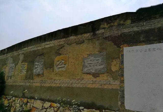 宁谷古汉墓群根据这些出土文物来看,安顺宁谷古汉墓遗址可推断为西汉