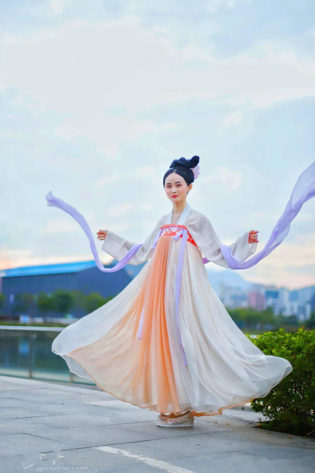 云浮一批汉服小姐姐太美了相约蟠龙天湖畔来一次汉唐风韵盛会