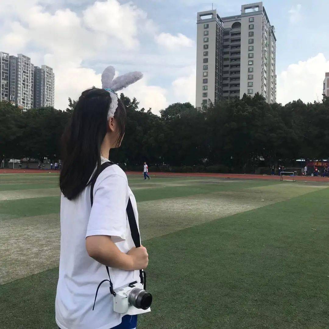 13号:邝维煜纪念中学 会跳舞的大美女照片介绍:清布初级中学 群魔乱舞