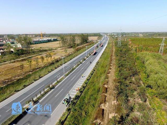 江苏安达工程管理有限公司的工程师田振华就来到250省道宿迁段