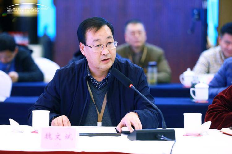 "魏文斌建议:大足石刻与更多的高校建立长期联合培养人才的机制;同时