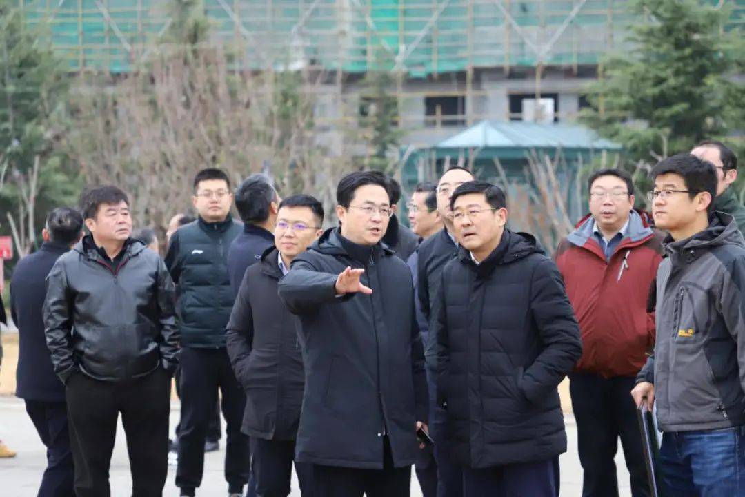 解宏劲区长莅临8号线地铁口督导调研矫鲲书记多次到现场督导青岛地铁8