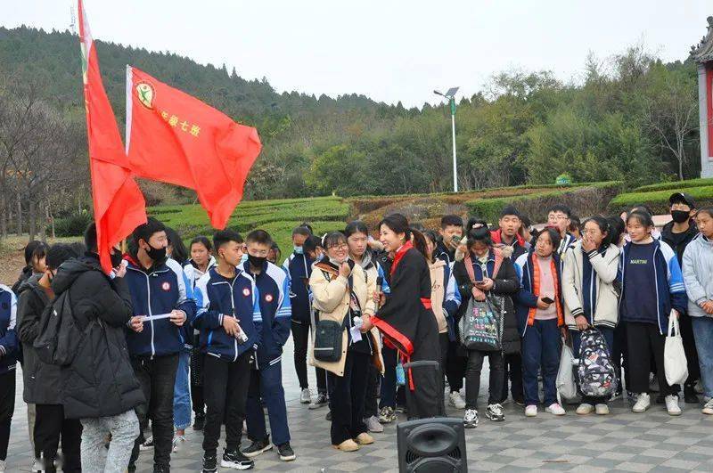 拥抱自然拓展身心夏庄镇中心初中组织1000余名师生研学浮来山