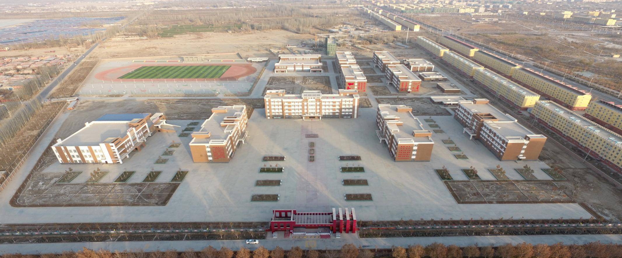 6153e),实际上是新疆喀什地区麦盖提县中学伊力江·阿那依提说,事实上