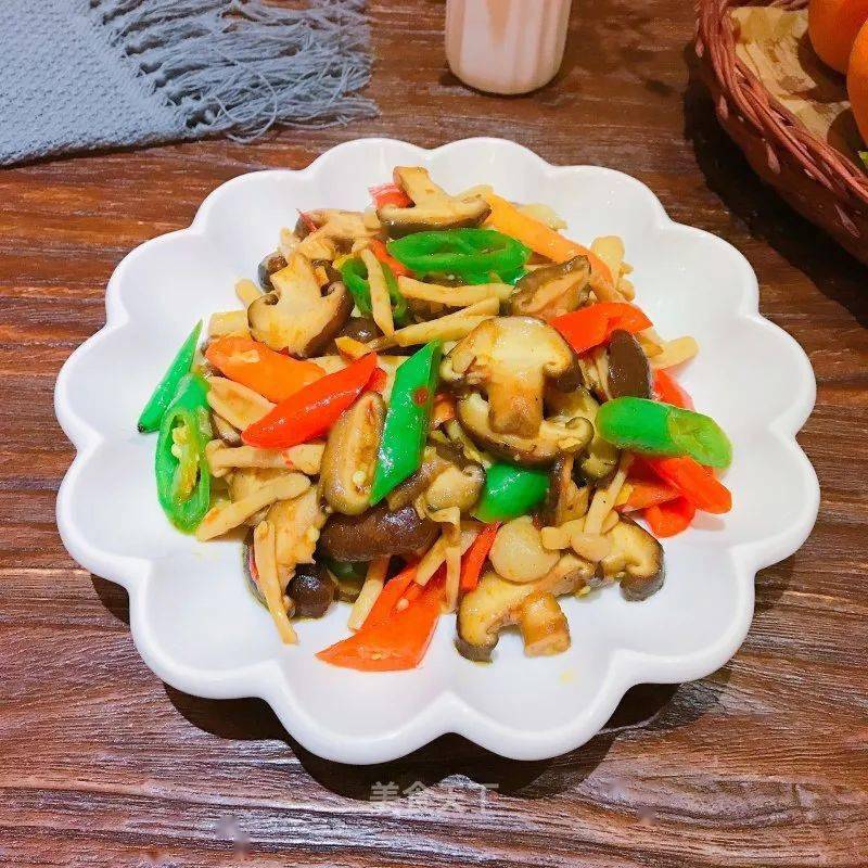 【健康美食】鲜美入味,清爽下饭的小炒双菇