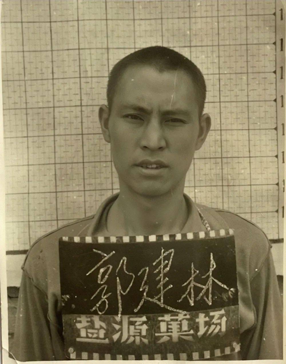 【悬赏】凉山一杀人嫌犯仍在逃,警方悬赏20万元缉凶(附照片)