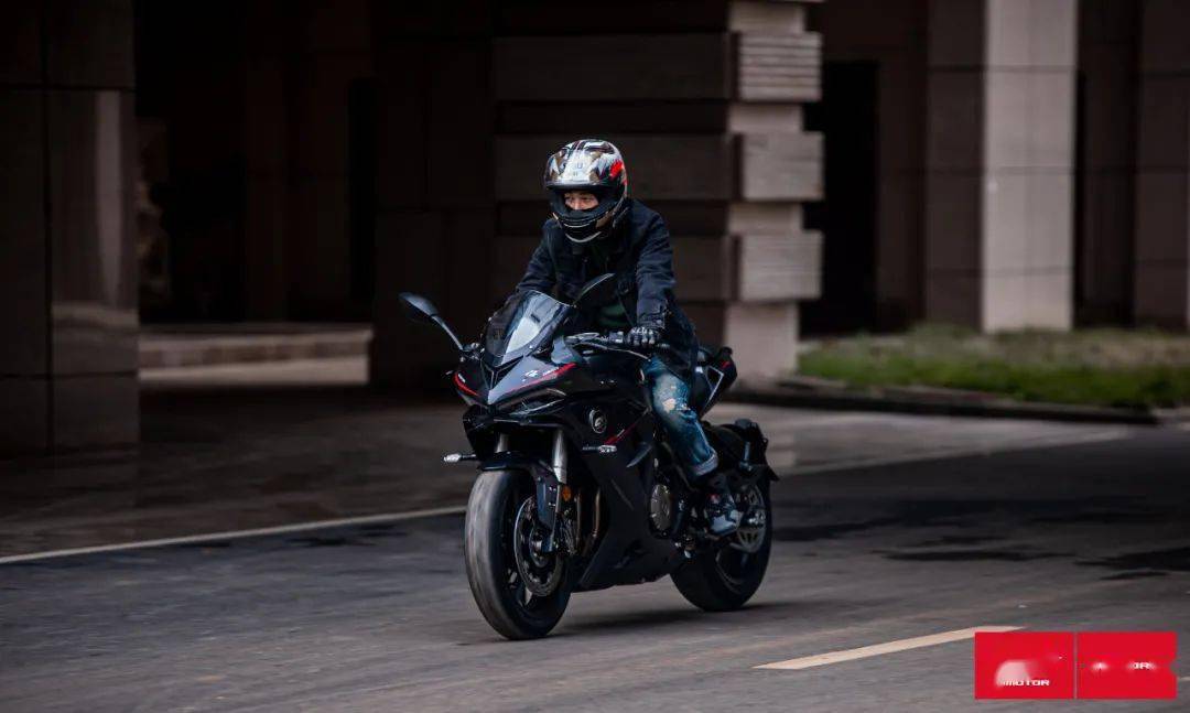 撒花湖南首位赛600车主是一位非常帅气的小哥哥哦