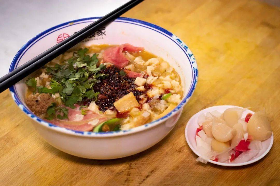 五花八门,种类繁多景娘煮馍热气腾腾,暖心又暖胃来一碗复盛隆米粉麻辣