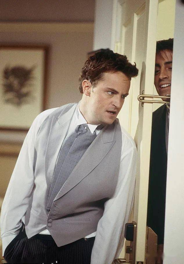 他是女人理想中最好的丈夫,没想到现实版活得好辛酸……_马修·派瑞