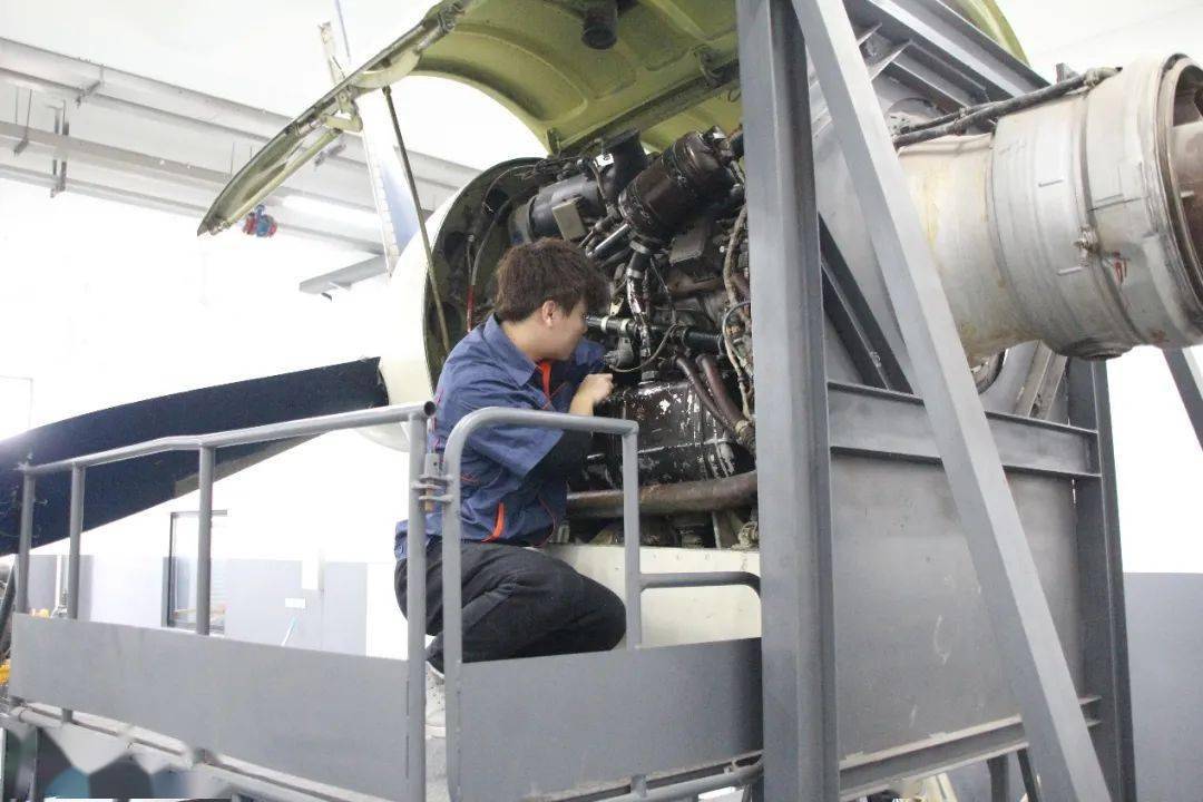 双高校西航职院航修学院成功举办飞机发动机拆装调试与维修大赛