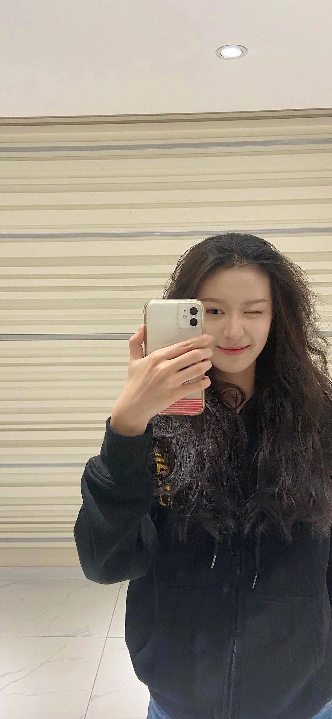 明星壁纸王楚然壁纸图片照片合集30张