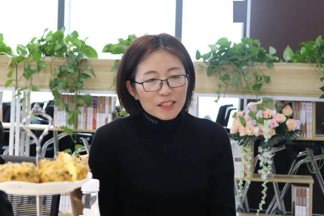 财务部刘海婷详细介绍了财务结算流程,行政部李盈慧介绍了行政负责