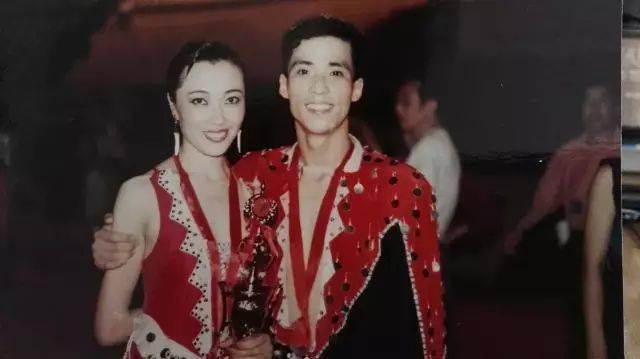 职业摩登冠军:李兆林/李小媛(1994年-厦门)第8届