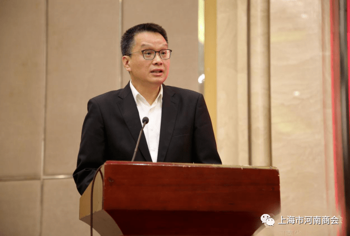 书记,区长高香讲话上海市河南商会常务副会长刘情义,秘书长王根成会上