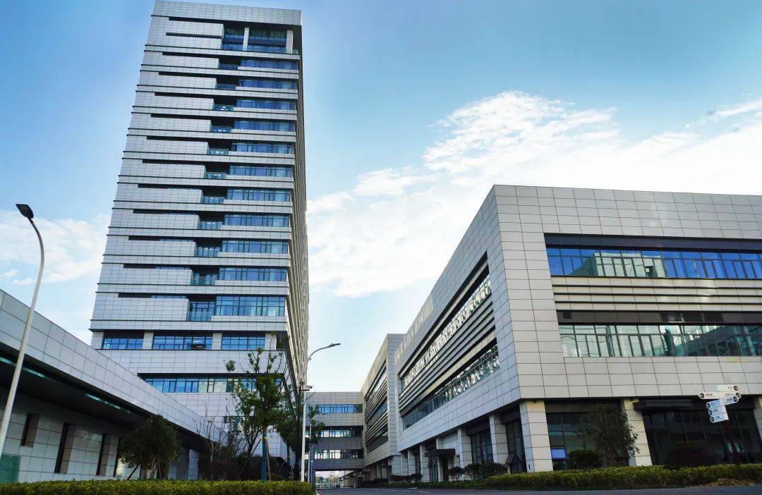1常州市金坛区人民医院特此公告新医院投入使用后,我们将以更加优质