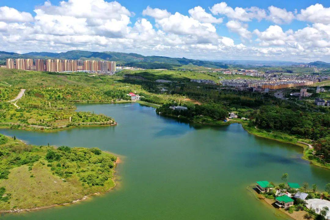 义龙以一线六湖为主线打造生态之城运动之城魅力之城