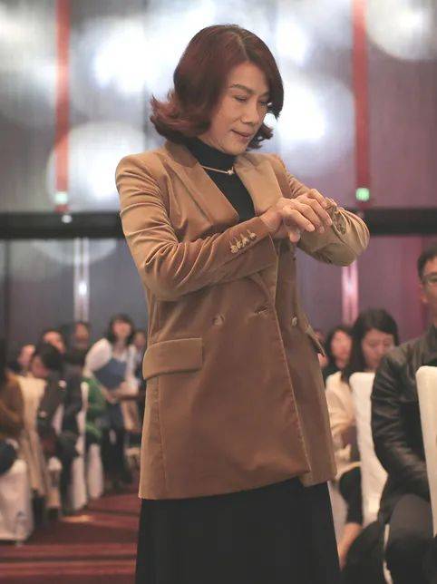 新晋网红董明珠时尚品味能打几分