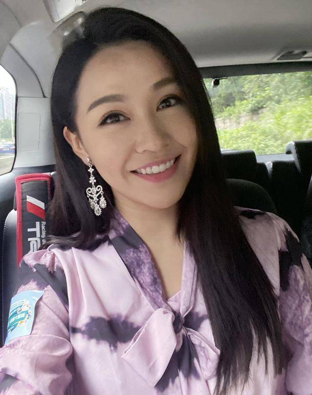 tvb小花黄颖君工作中过生日直言感激曾为帮补家计打5份工