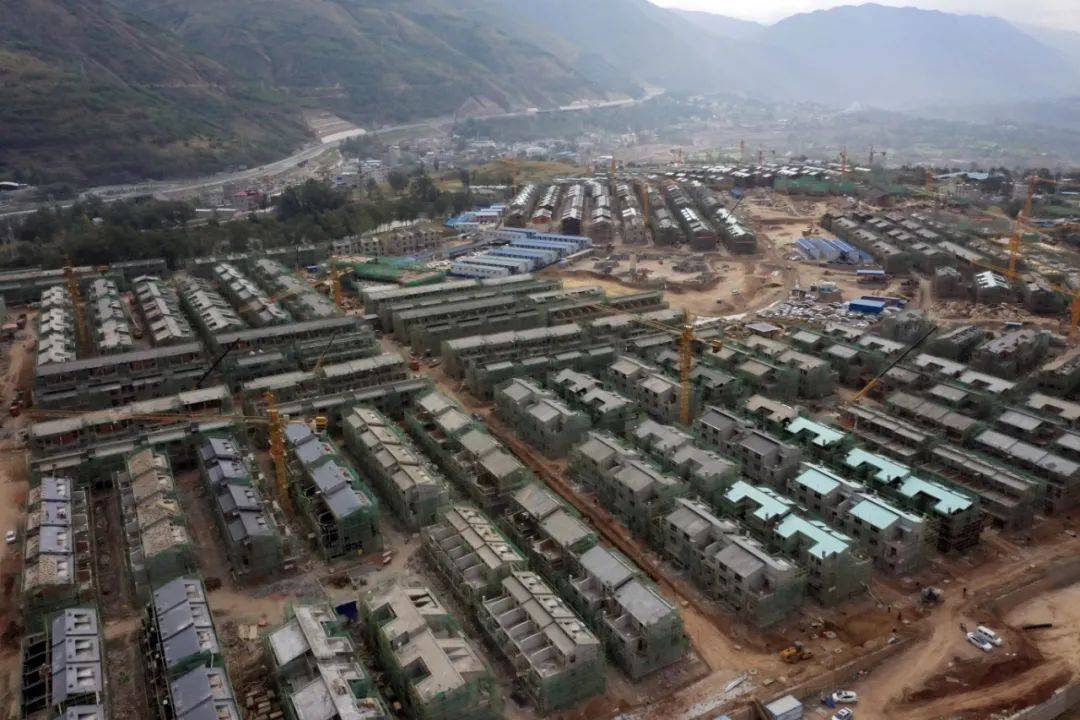 白鹤滩水电站巧家县移民安置房全部实现主体封顶
