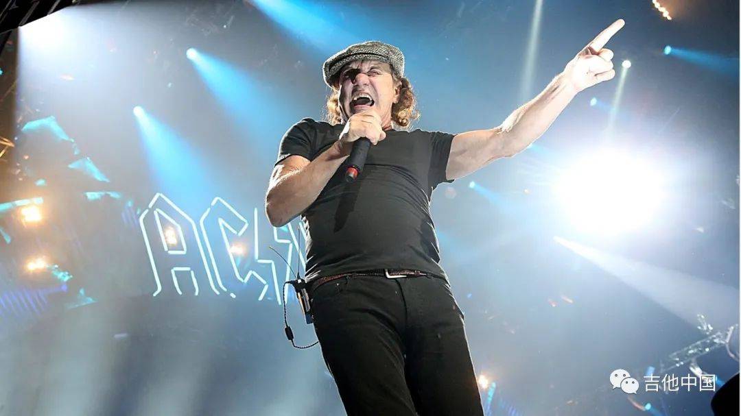 brian johnson 在近期接受采访时回答了这个有意思的问题,而这个故事