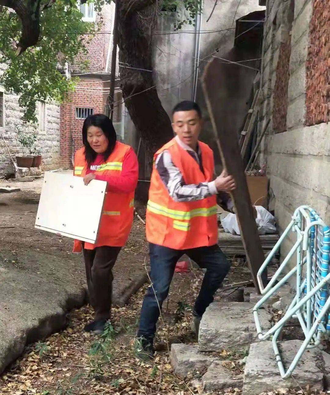 【文明创建】清理辖区卫生死角——高霞社区在行动