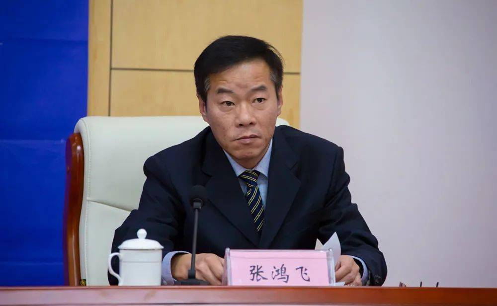 嘉恒产业发展(集团)有限公司副总经理张鸿飞介绍嘉恒公司相关工作情况