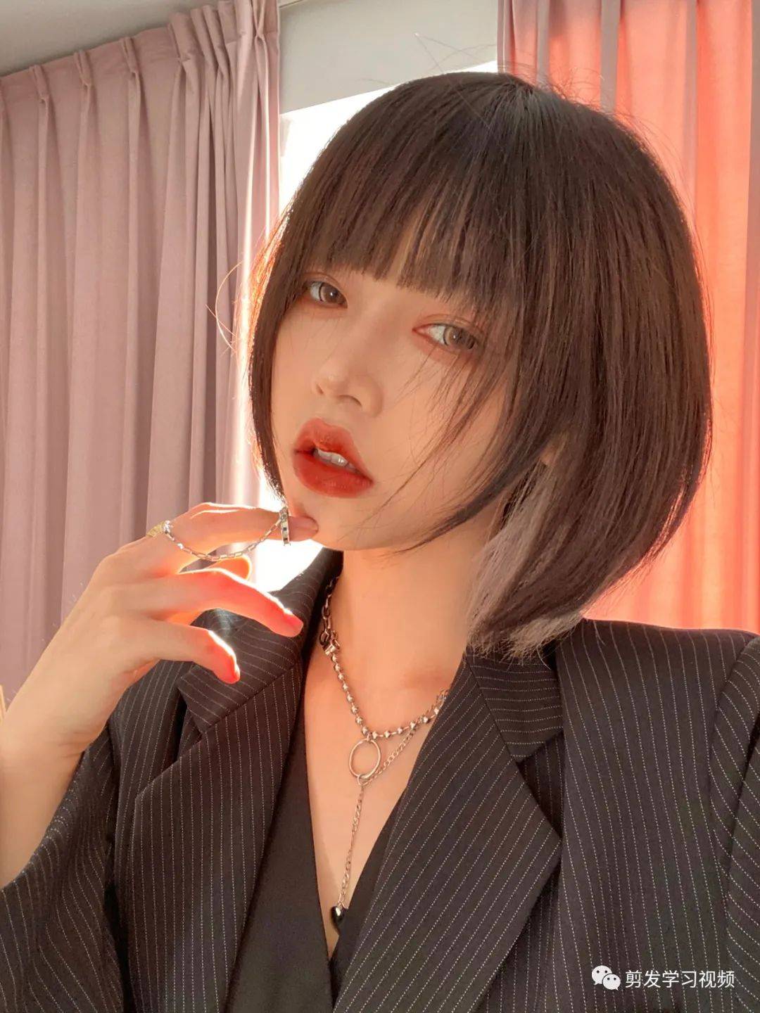 2020冬天流行盖耳lisa染
