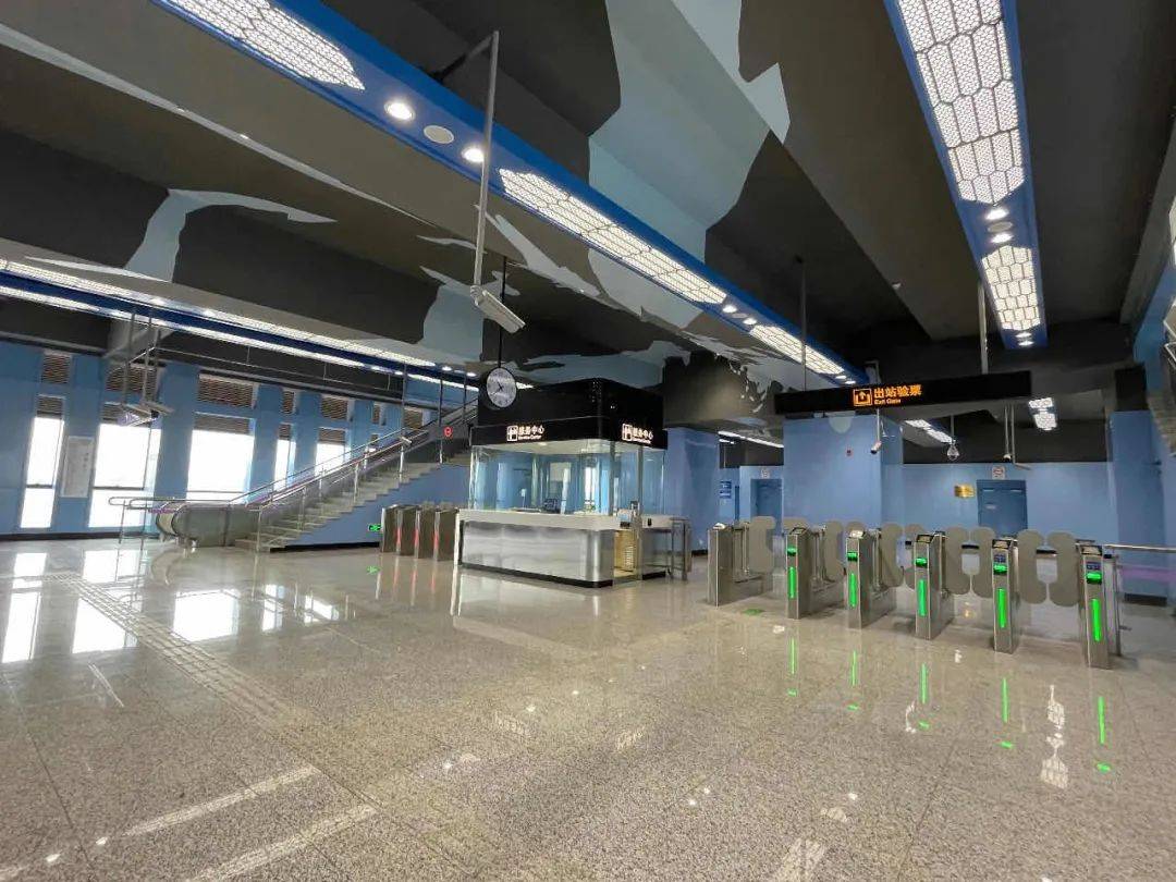 西起已建新江湾城站,东至外高桥保税区基隆路站,全长约10公里,共设国