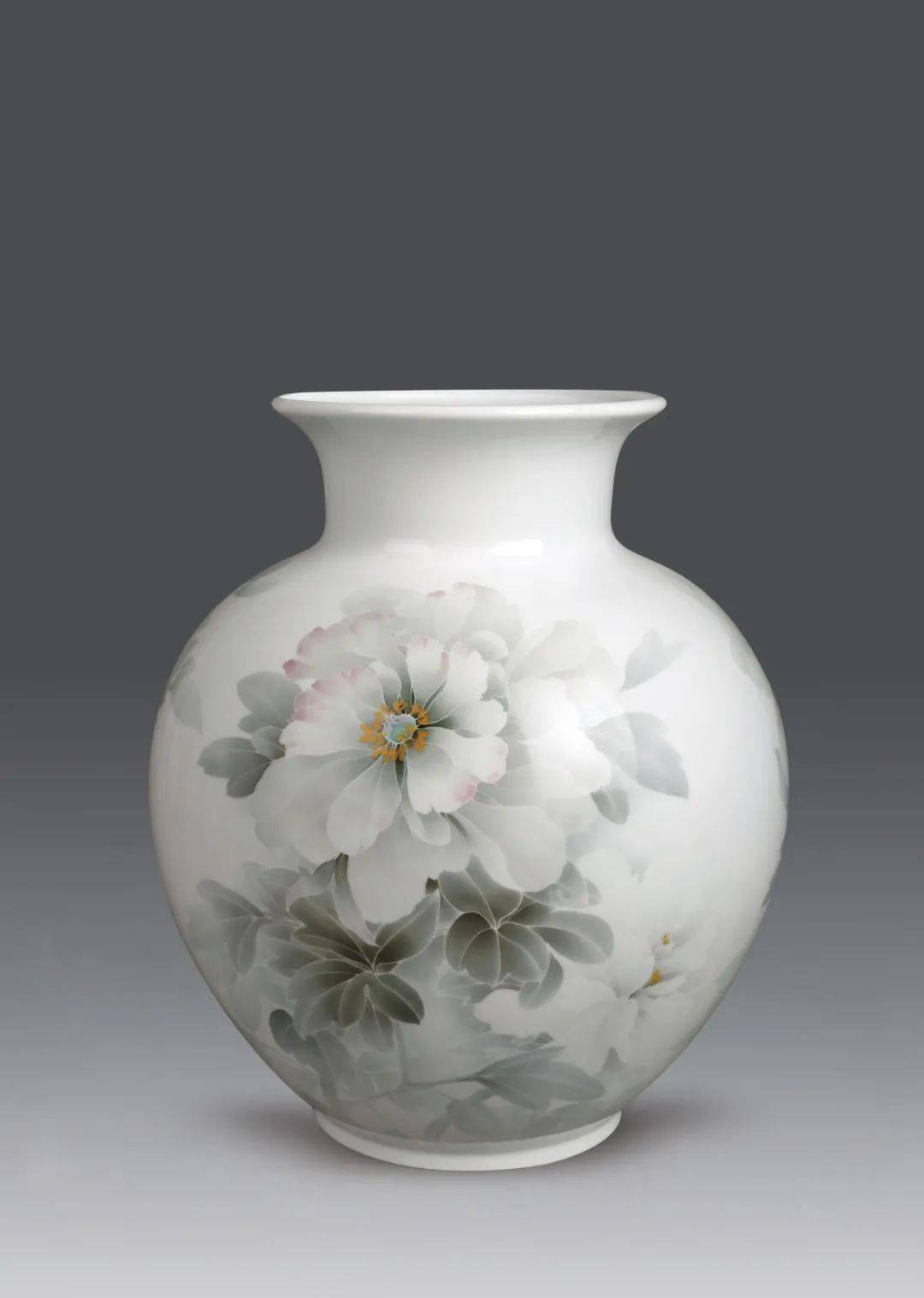 动态丨薄施淡染醴陵釉下五彩瓷烧制技艺精品专题展在湖南非遗展示体验