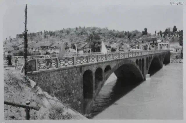 东塔批发市场▼长满杂草的土地现在已经是繁华的商业街1980年桂阳县