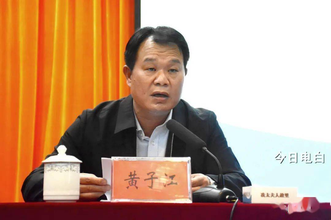 北京广州专家来授课电白200多名医务人员参加了培训