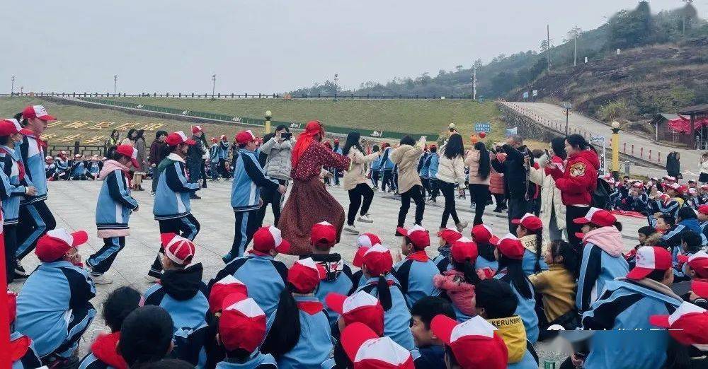 研学旅行,让学生感受南丰的乡土风情,体验不一样的生活方式.
