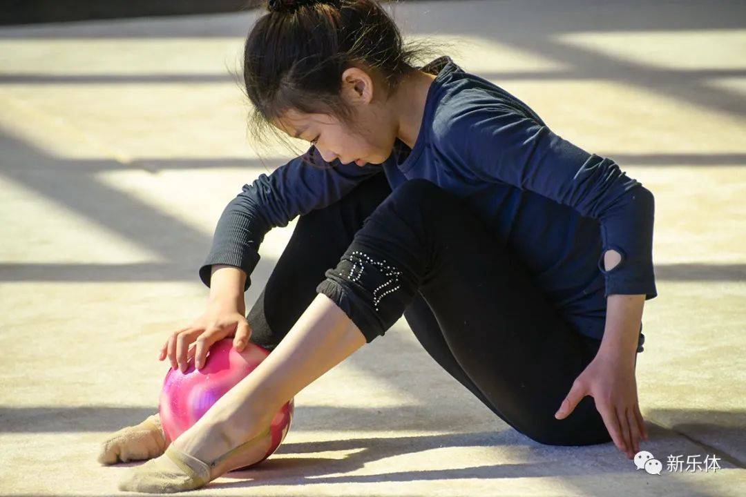 新乐体冰雪之名天生敢为体育博览专访北京花样滑冰未来之星安香怡
