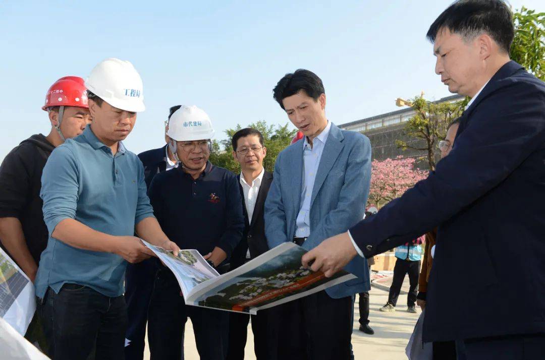 12月7日,市委副书记,市长温湛滨调研阳江应用型本科院校和阳江合金