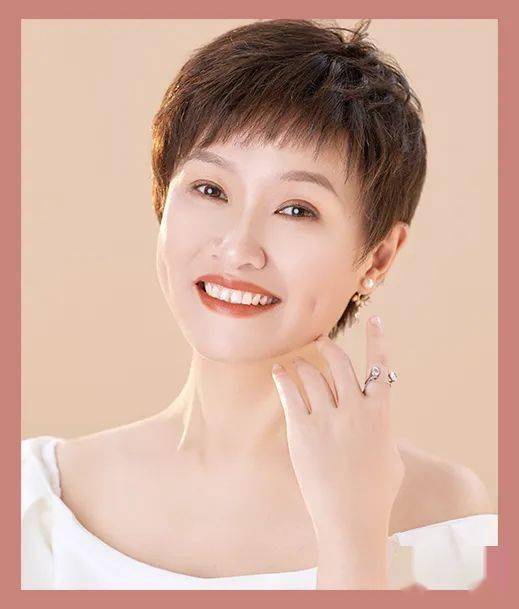 王欢欢艺术指导:颜碧波声乐导师:音乐学院小音乐厅地点:2020