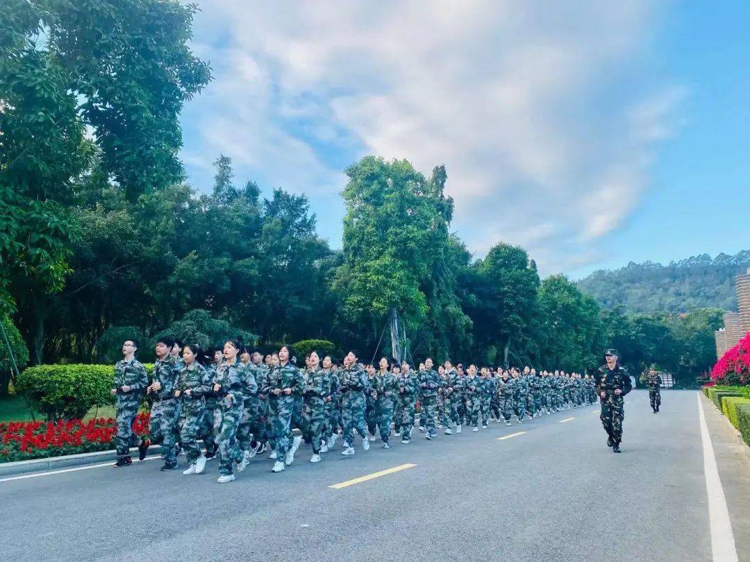 云霄元光中学东南花都军训暨研学实践活动筑梦成长不负韶华