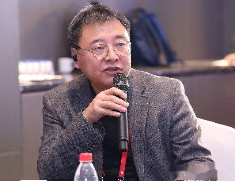 右滑查看更多精彩:范卫君教授,王文平教授,牛洪欣教授,姚红响教授,杨