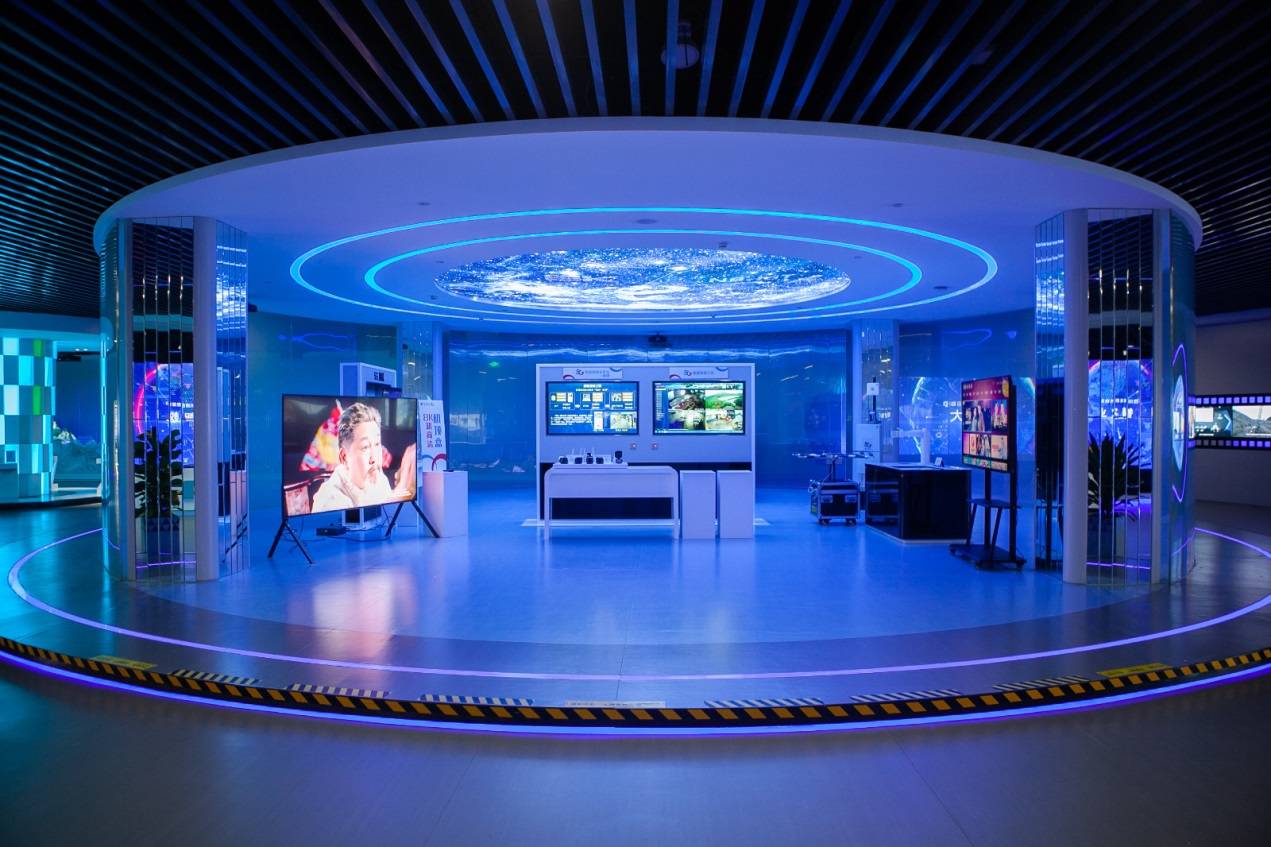 四川综合智能信息服务体验中心入选首批省级十大信息消费体验中心