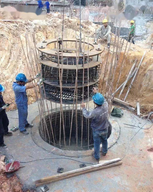 某超高层钢结构钢柱安装焊接过程_混凝土
