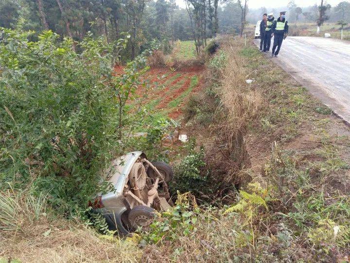 12月10日,在罗平县阿岗镇发生一起"离奇"的交通事故!