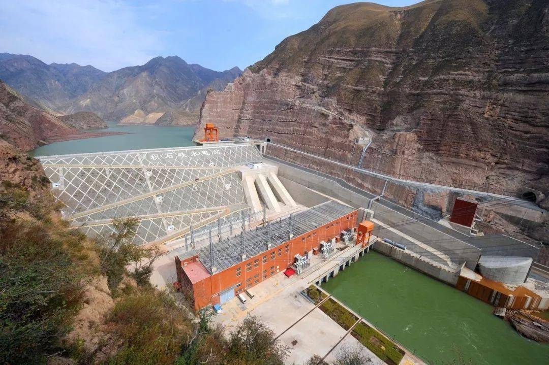 黄河公司依托积石峡发电分公司为试点,开发了16个基础管理模块,4个