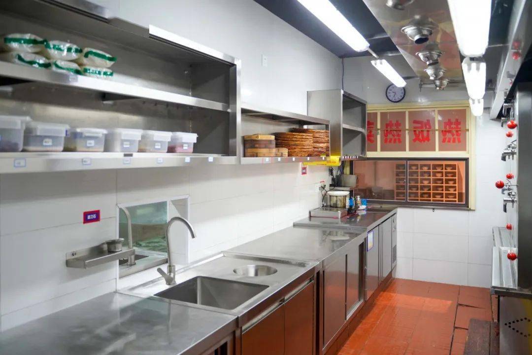 三餐四季实地探秘宁乡某湘菜馆后厨情况让人惊讶